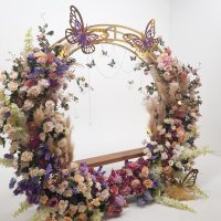 Фотозона из цветов Лавочка в саду