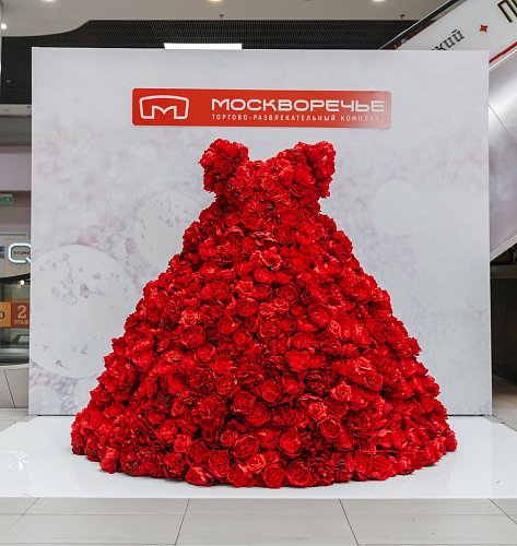 Фотозона Платье из роз
