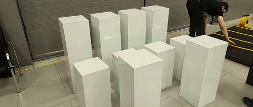 Колонна белая из стекла 120 см