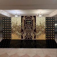 Фотозона Гэтсби с лампочками