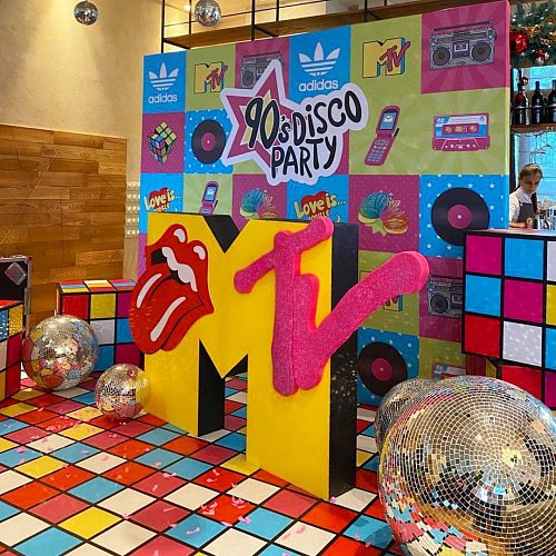 Фотозона Disco party MTV 90s