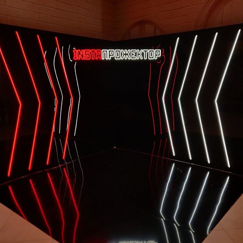 Фотозона Wow neon