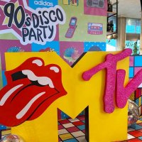 Фотозона Disco party MTV 90s